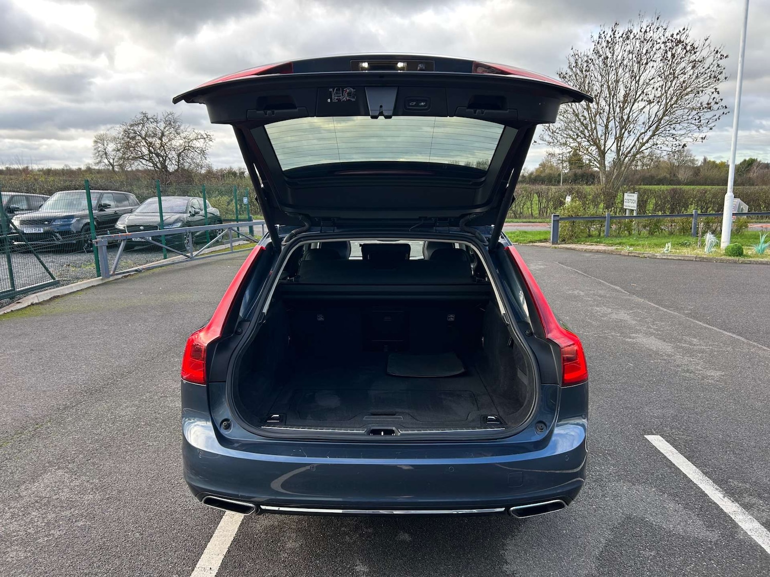 Used Volvo V90 2018 for sale - 76629670: Photo 32