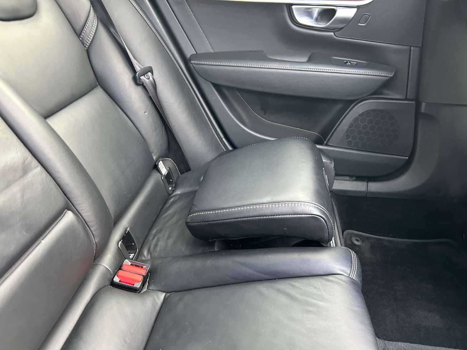 Used Volvo V90 2018 for sale - 76629670: Photo 38