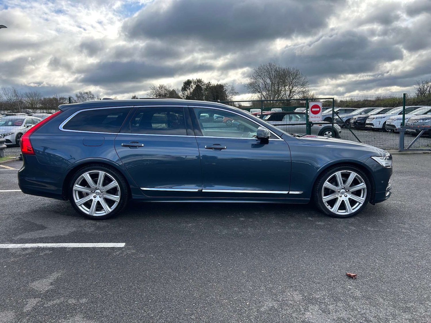 Used Volvo V90 2018 for sale - 76629670: Photo 9