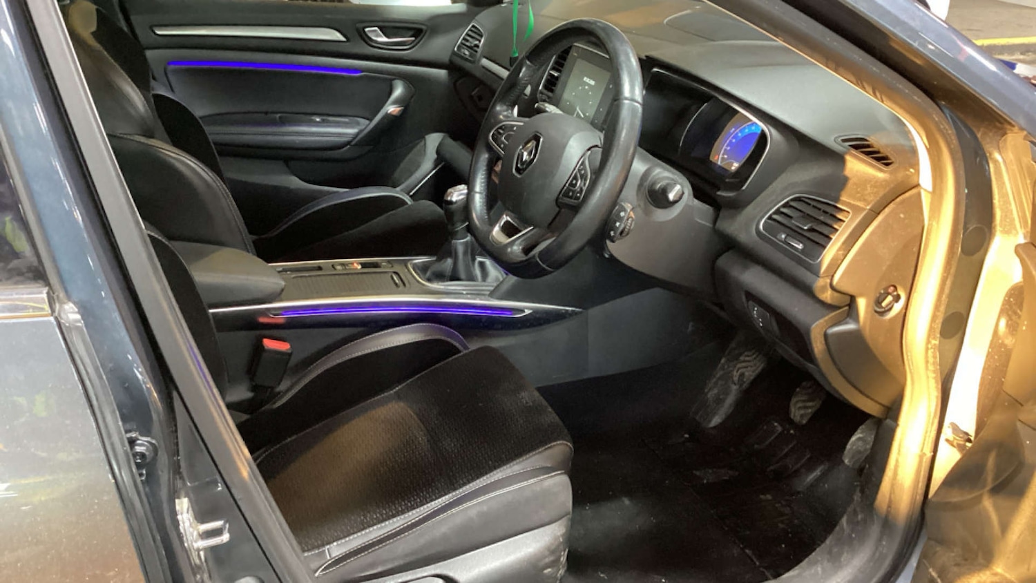 Used Renault Megane 2017 for sale - 77157196: Photo 10