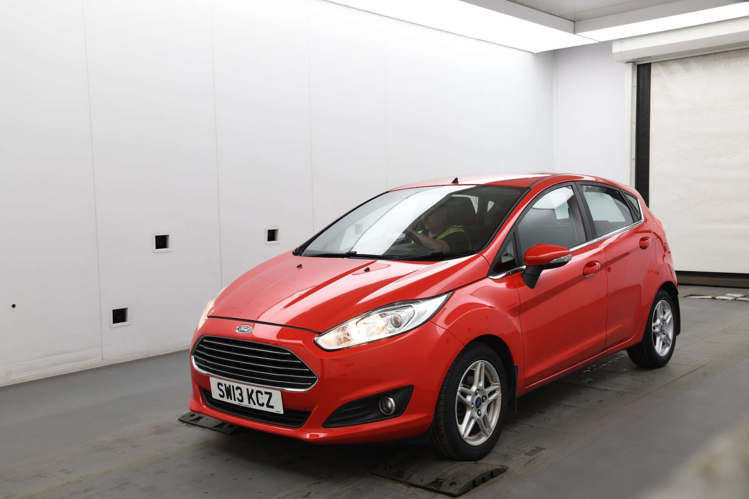 Used Ford Fiesta 2013 for sale - 76597621: Photo 2