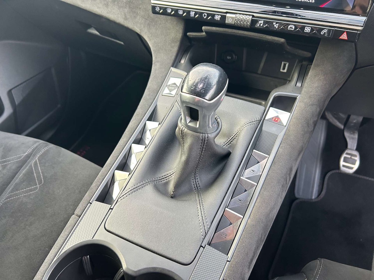 Used DS Automobiles DS 7 Crossback 2020 for sale - 76946122: Photo 55