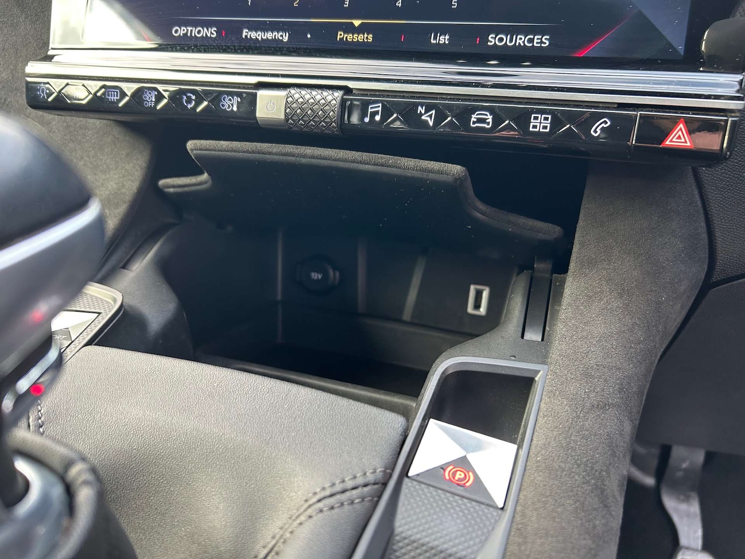 Used DS Automobiles DS 7 Crossback 2020 for sale - 76946122: Photo 57