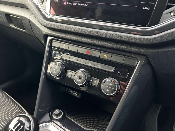 Used Volkswagen T-Roc 2018 for sale - 76020190: Photo 35