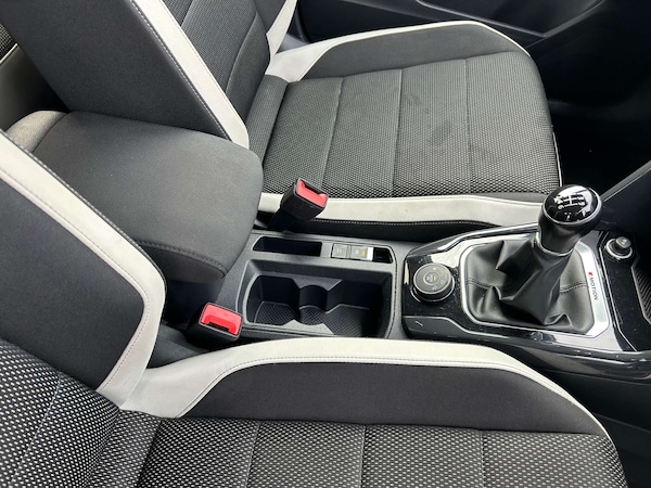 Used Volkswagen T-Roc 2018 for sale - 76020190: Photo 52