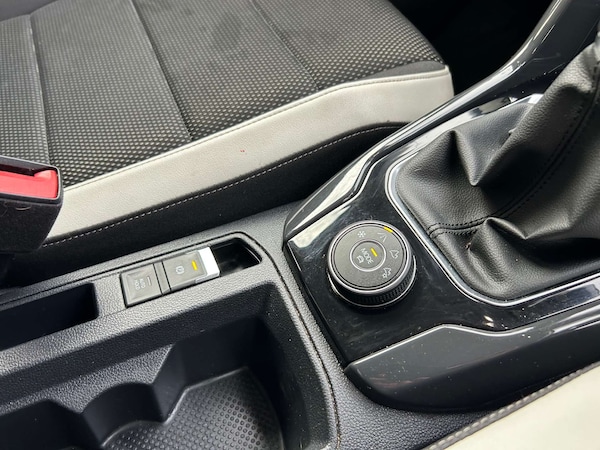 Used Volkswagen T-Roc 2018 for sale - 76020190: Photo 53