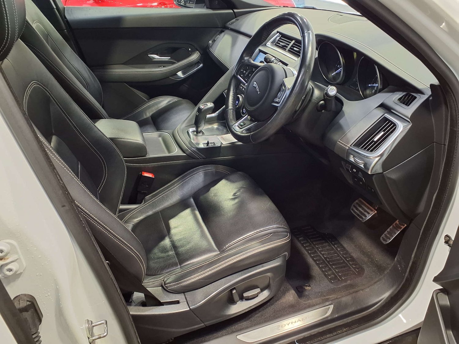 Used Jaguar E-Pace 2018 for sale - 76352629: Photo 10