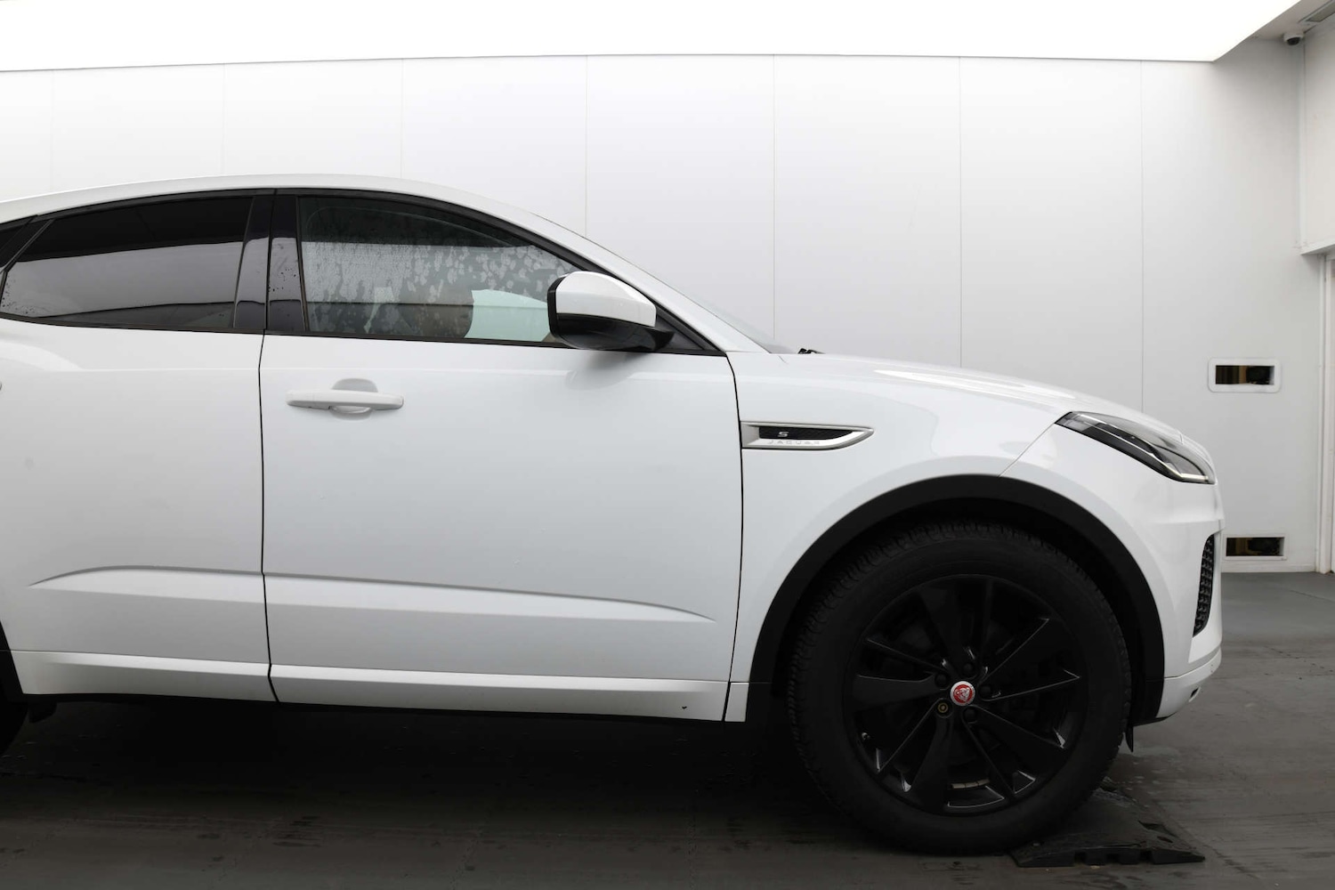 Used Jaguar E-Pace 2018 for sale - 76352629: Photo 3