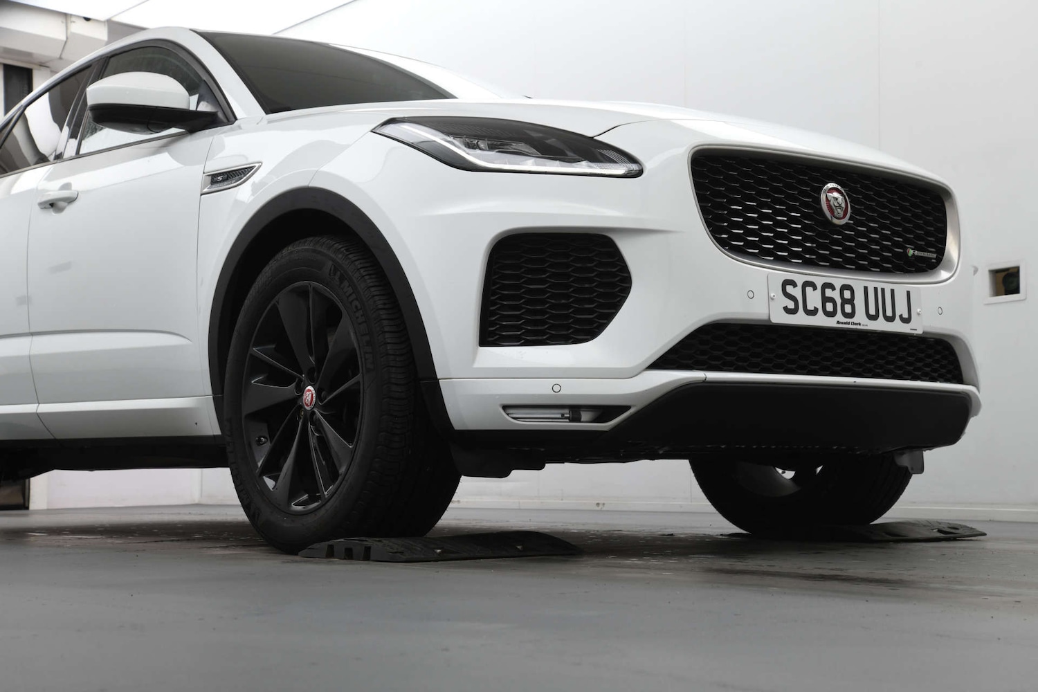 Used Jaguar E-Pace 2018 for sale - 76352629: Photo 4