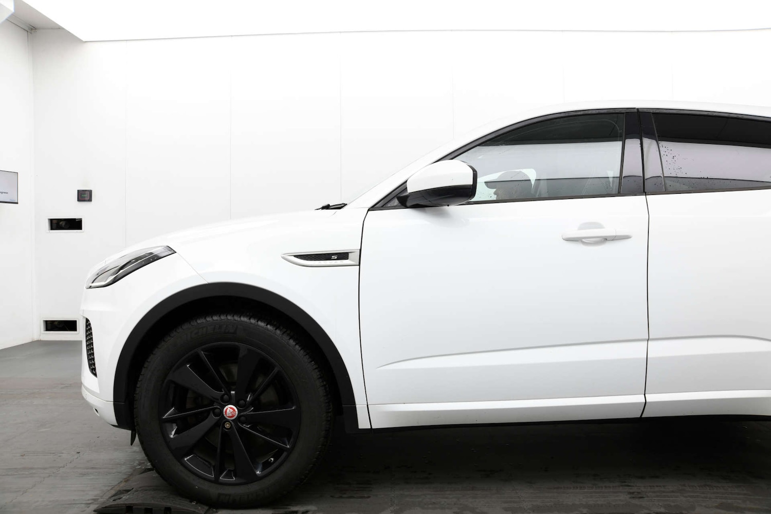 Used Jaguar E-Pace 2018 for sale - 76352629: Photo 5