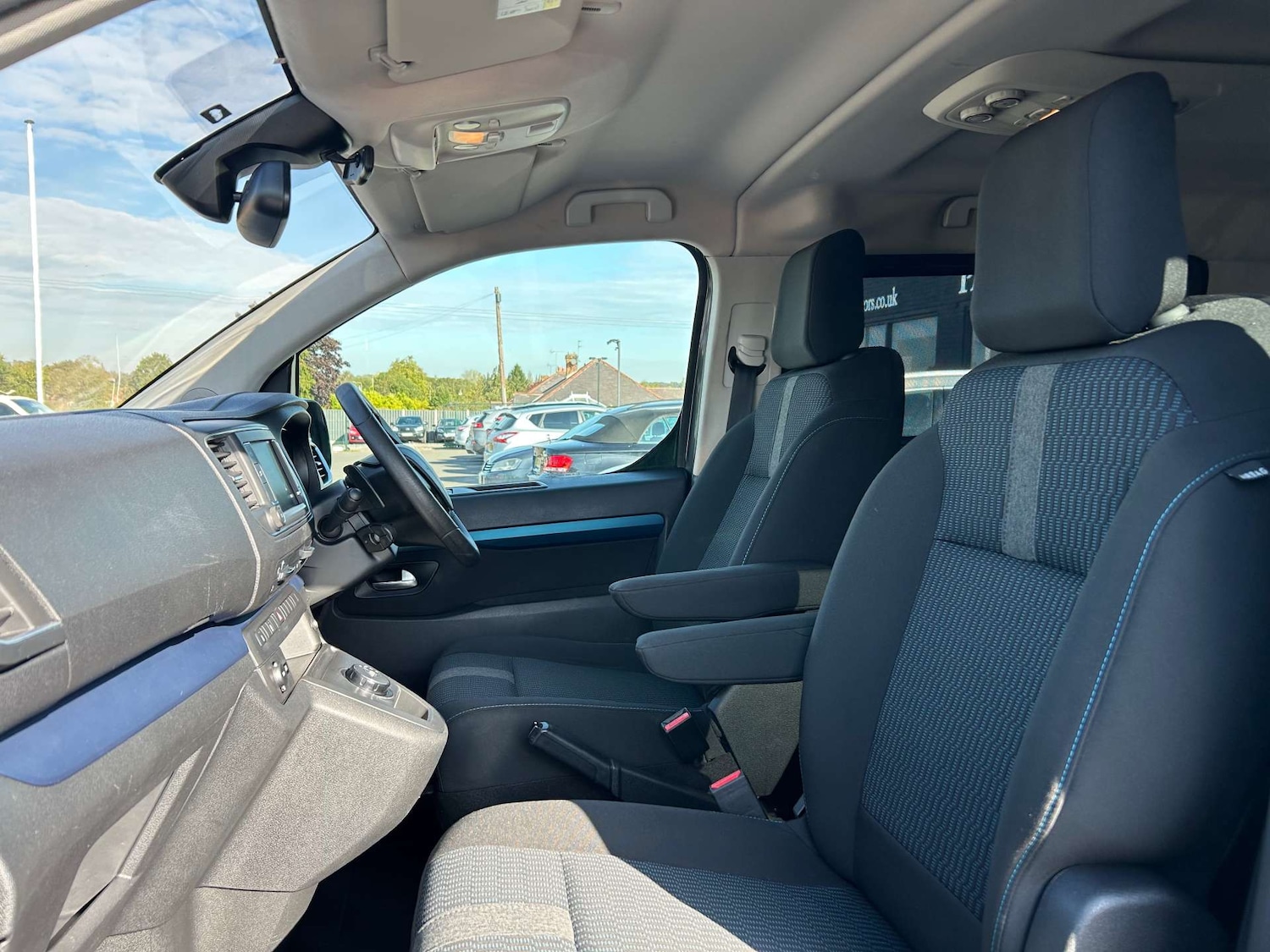 Used Peugeot Traveller 2019 for sale - 76115769: Photo 14