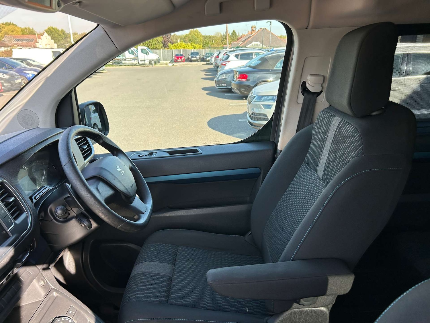 Used Peugeot Traveller 2019 for sale - 76115769: Photo 19