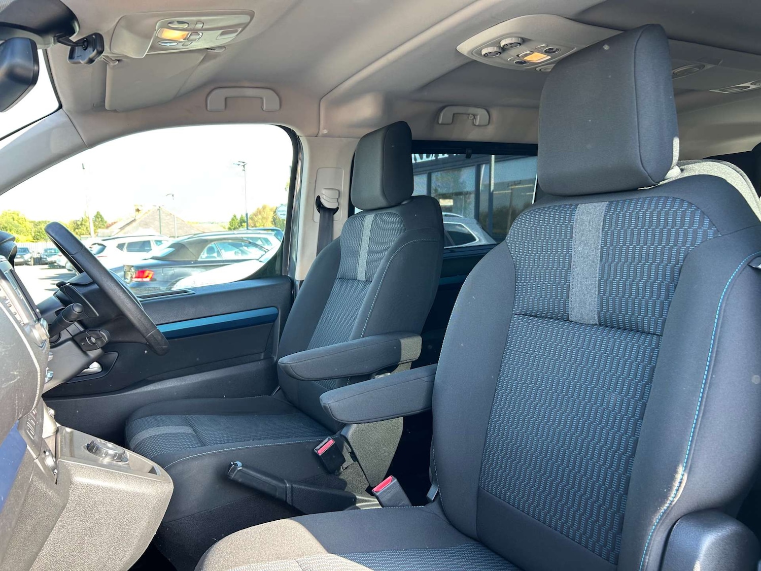 Used Peugeot Traveller 2019 for sale - 76115769: Photo 20