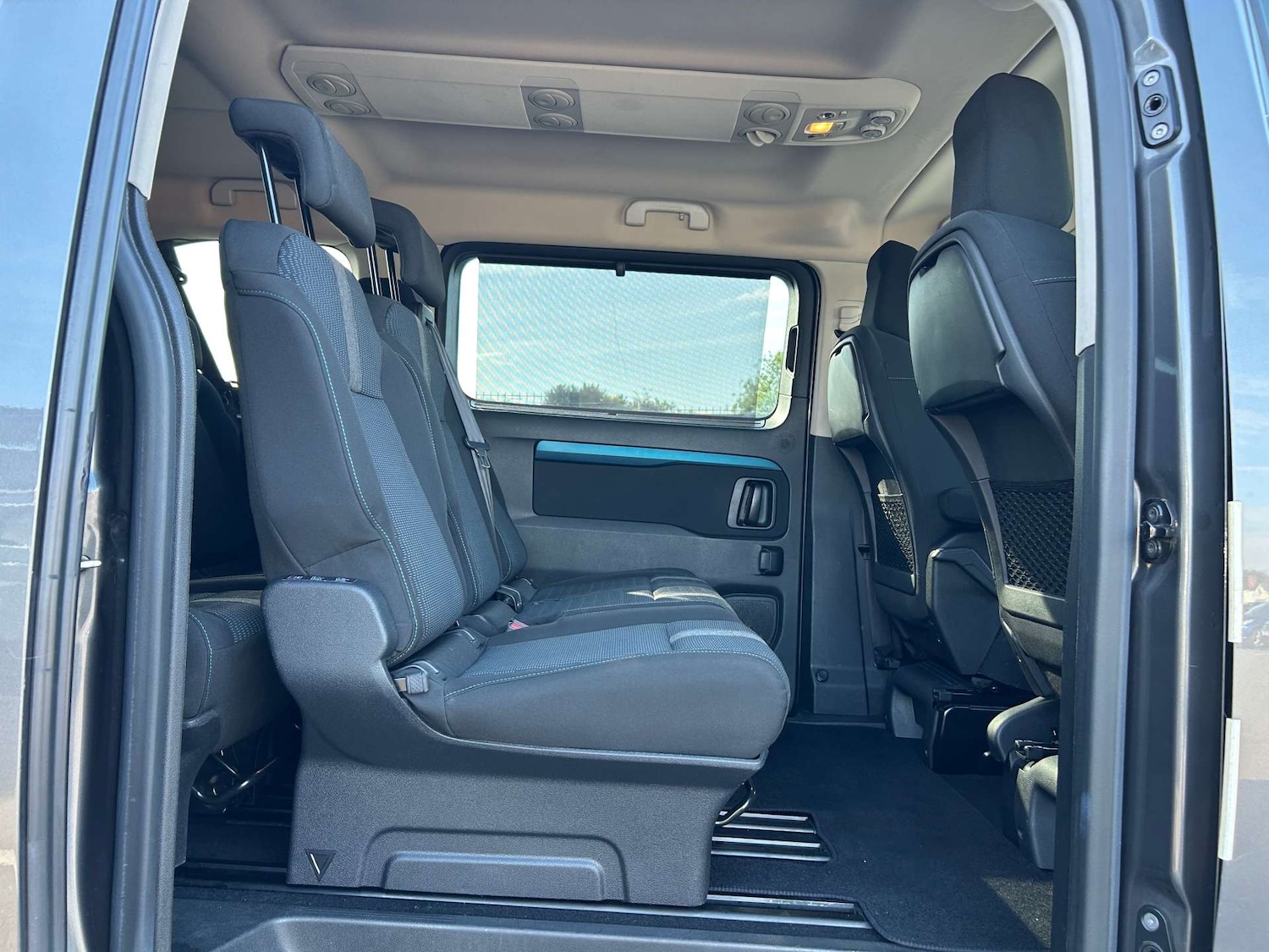 Used Peugeot Traveller 2019 for sale - 76115769: Photo 24