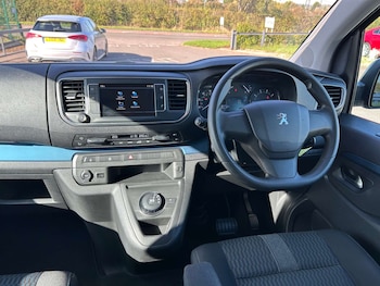 Used Peugeot Traveller 2019 for sale - 76115769: Photo 2