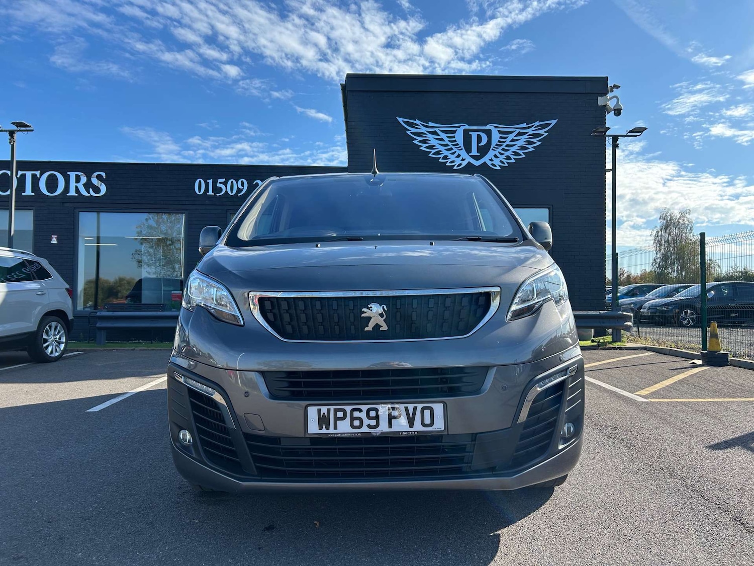 Used Peugeot Traveller 2019 for sale - 76115769: Photo 3