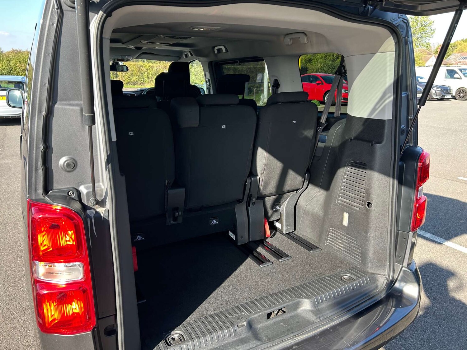 Used Peugeot Traveller 2019 for sale - 76115769: Photo 35