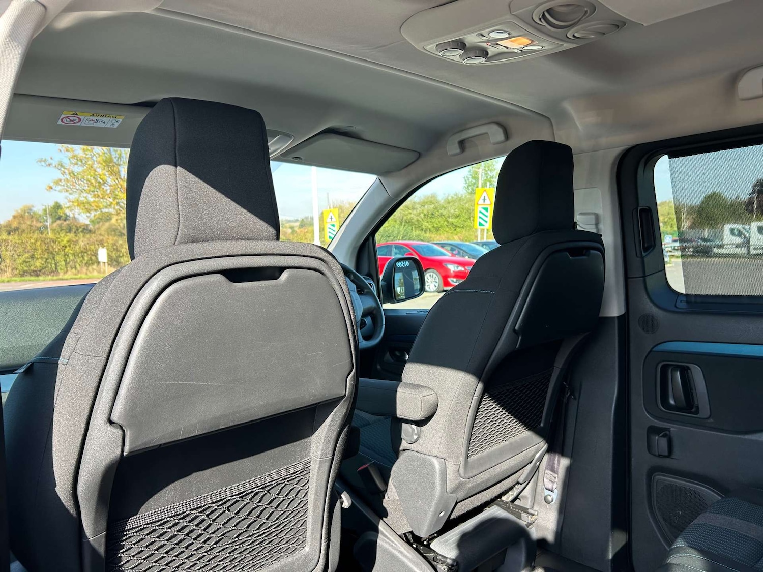 Used Peugeot Traveller 2019 for sale - 76115769: Photo 36