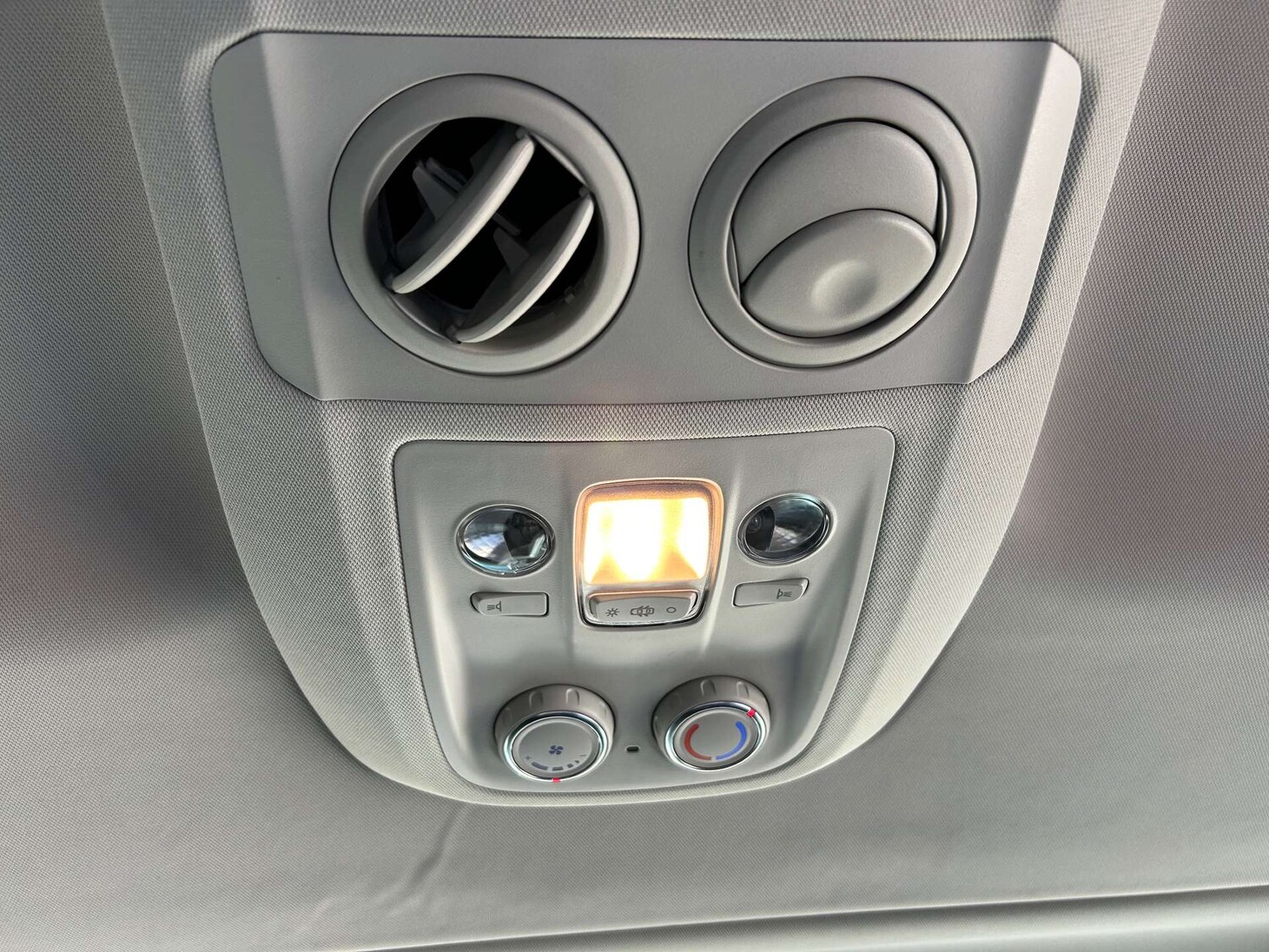 Used Peugeot Traveller 2019 for sale - 76115769: Photo 46