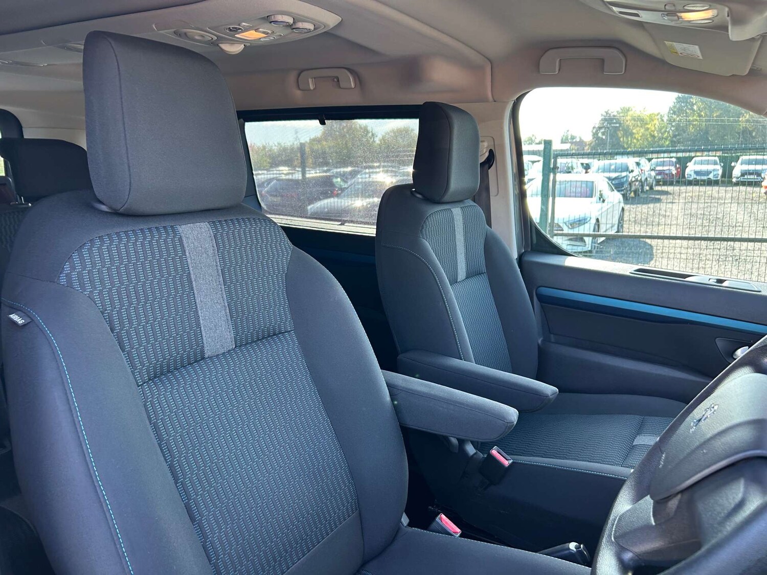 Used Peugeot Traveller 2019 for sale - 76115769: Photo 48