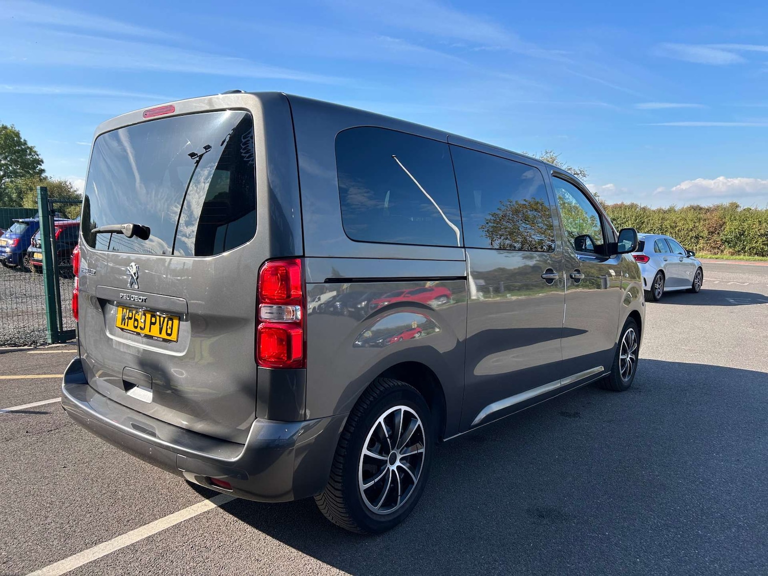 Used Peugeot Traveller 2019 for sale - 76115769: Photo 9