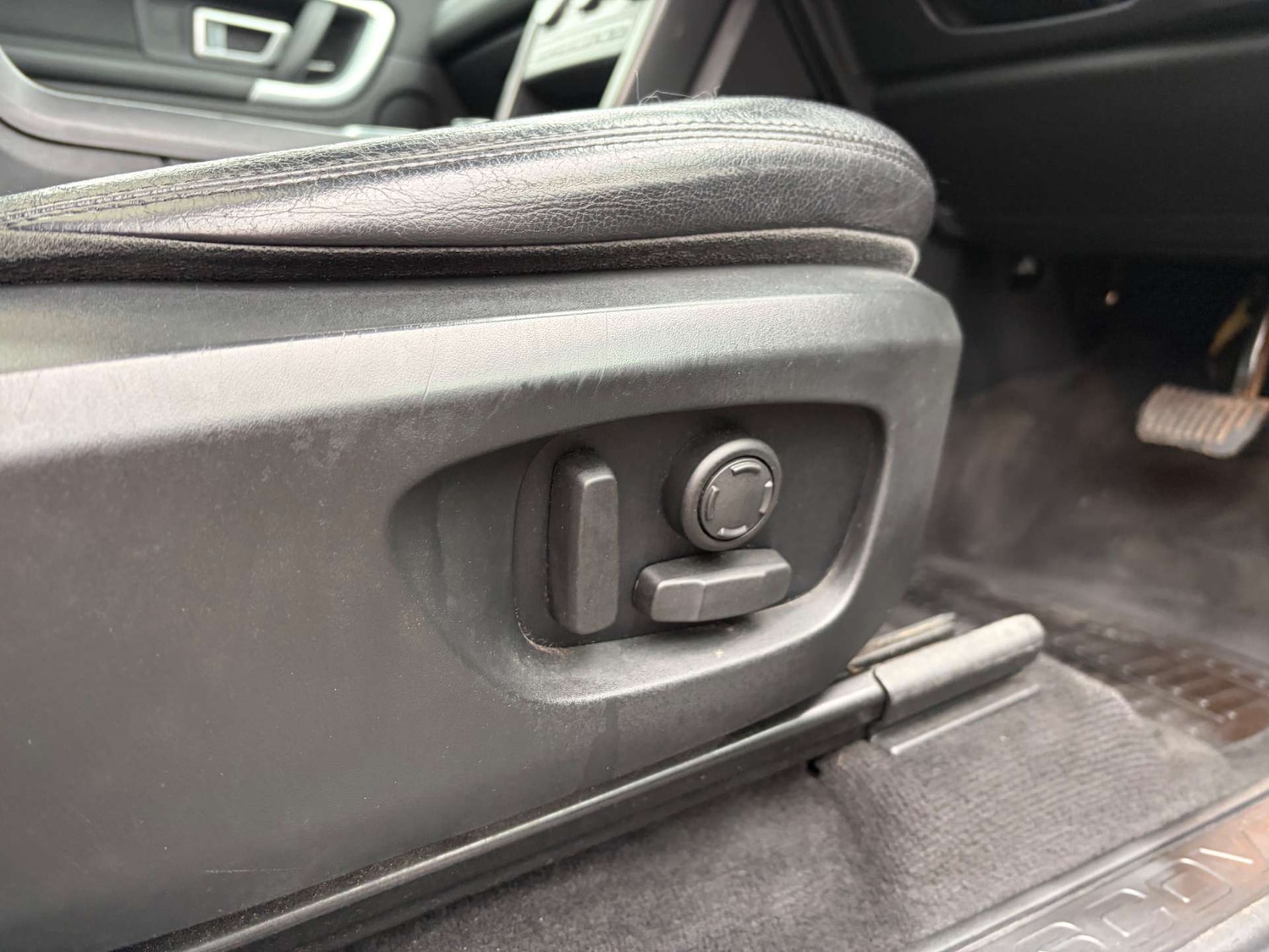 Used Land Rover Discovery Sport 2019 for sale - 77953355: Photo 42