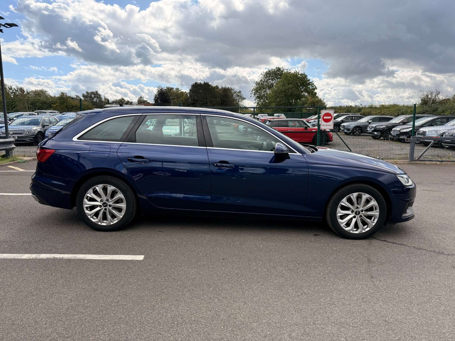 Used Audi A4 2022 for sale - 75895874: Photo 7