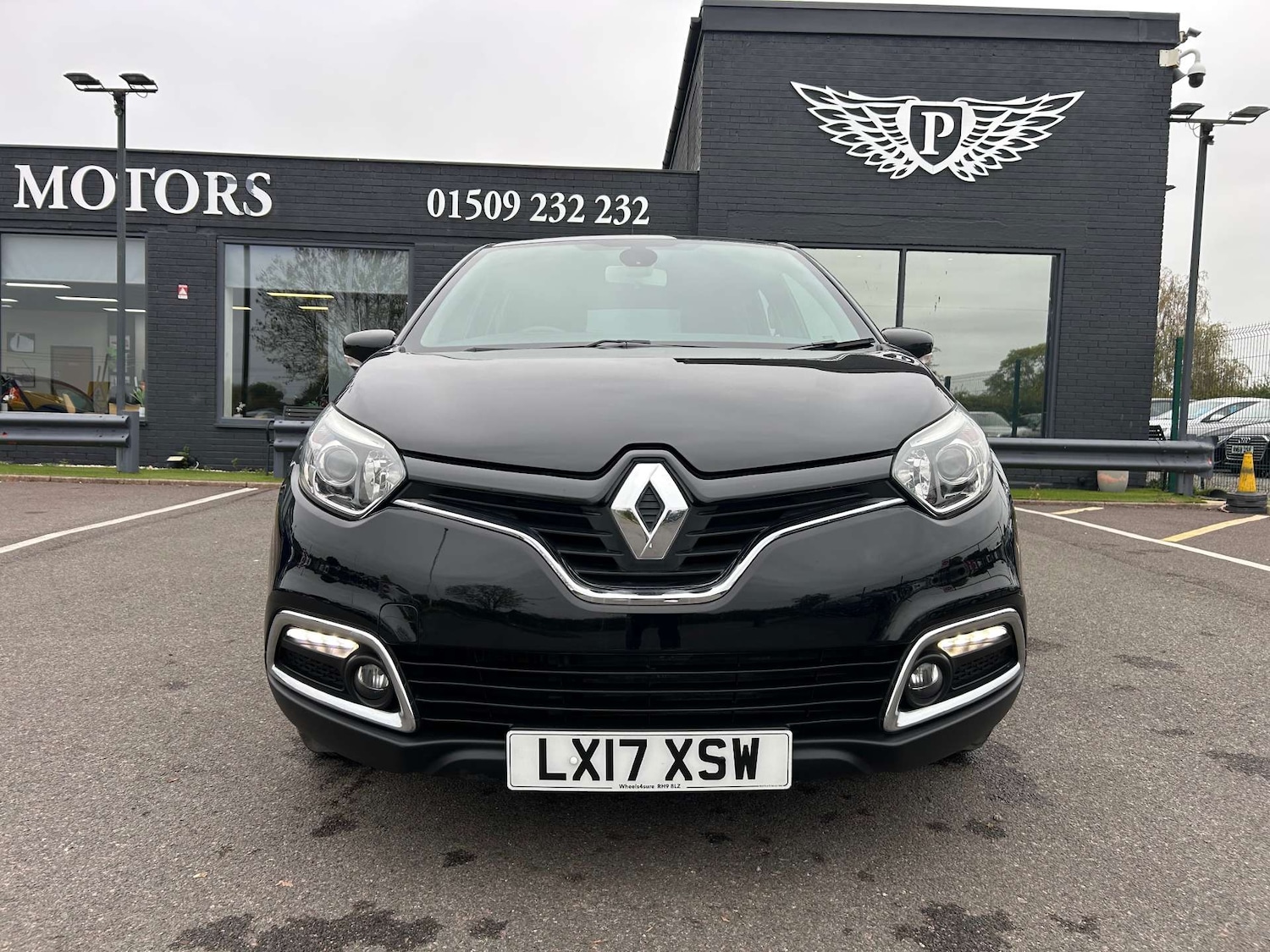 Used Renault Captur 2017 for sale - 76280382: Photo 3