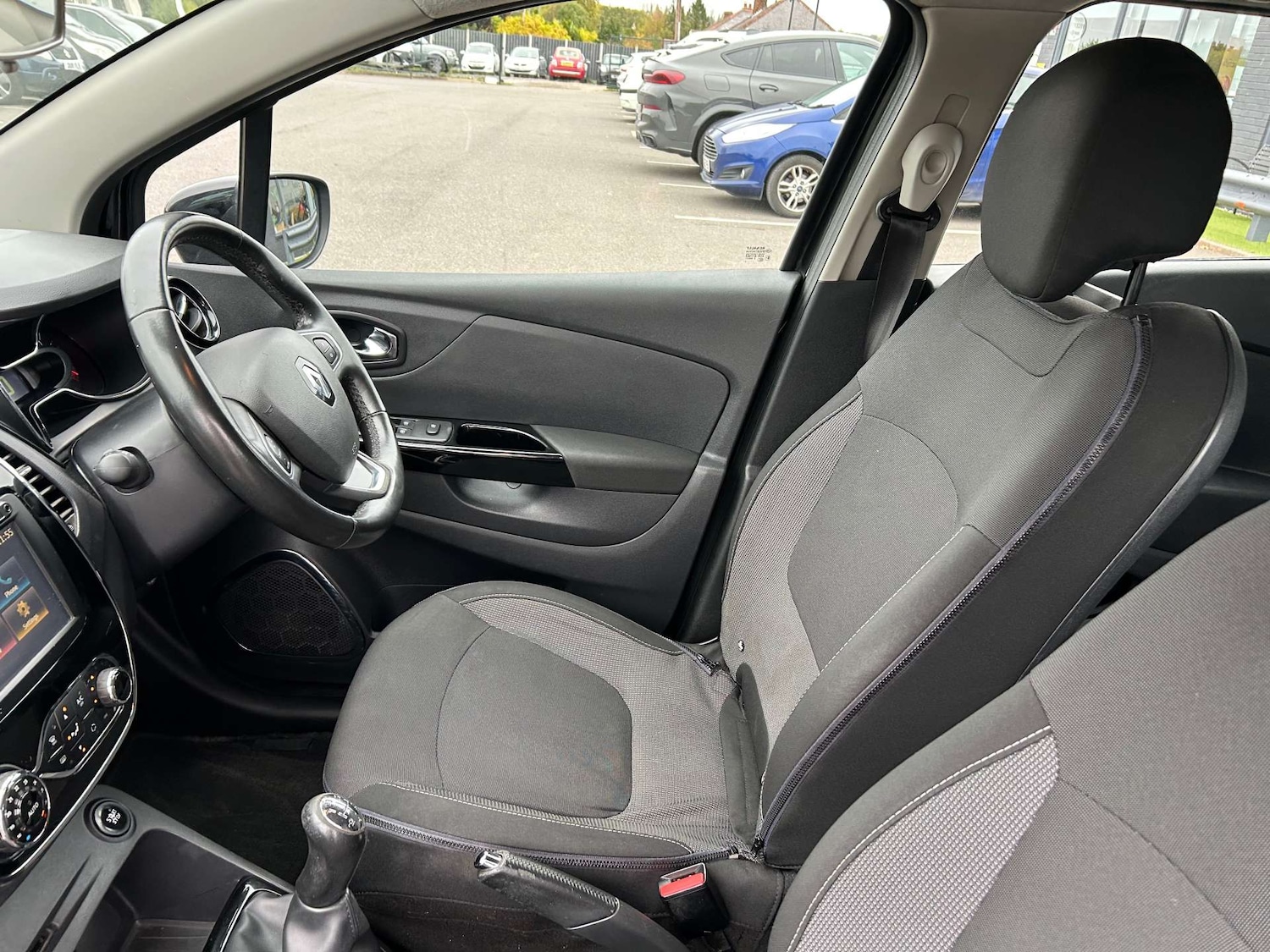 Used Renault Captur 2017 for sale - 76280382: Photo 47