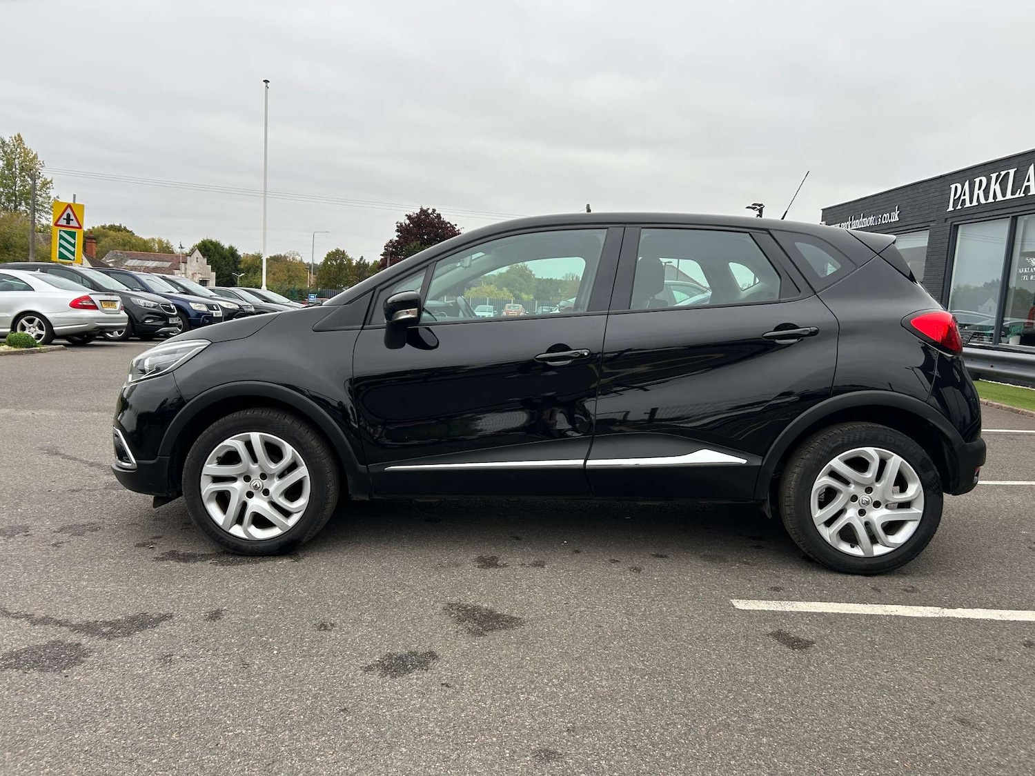 Used Renault Captur 2017 for sale - 76280382: Photo 5