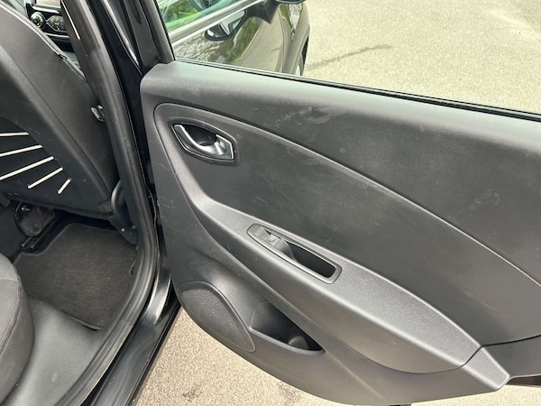 Used Renault Captur 2017 for sale - 76280382: Photo 50