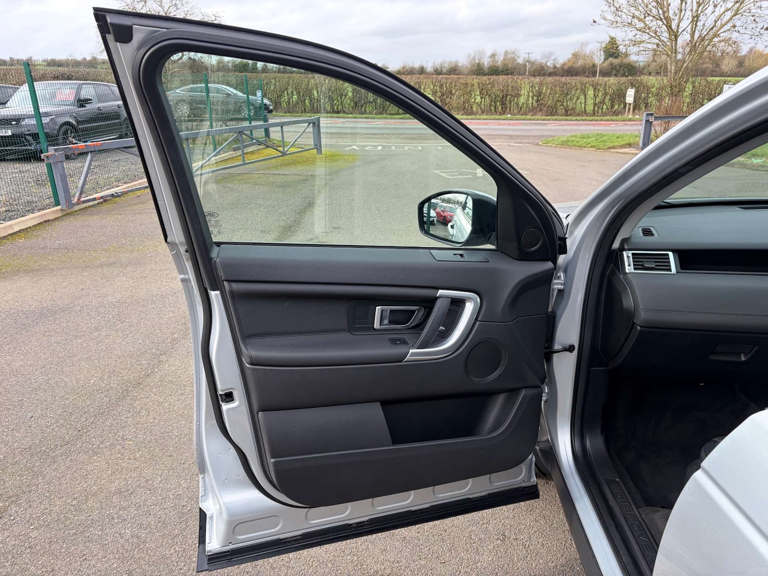 Used Land Rover Discovery Sport 2019 for sale - 77797075: Photo 14