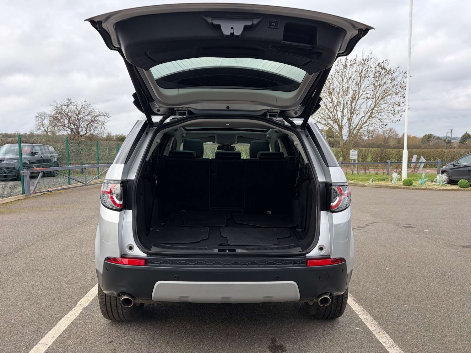 Used Land Rover Discovery Sport 2019 for sale - 77797075: Photo 25