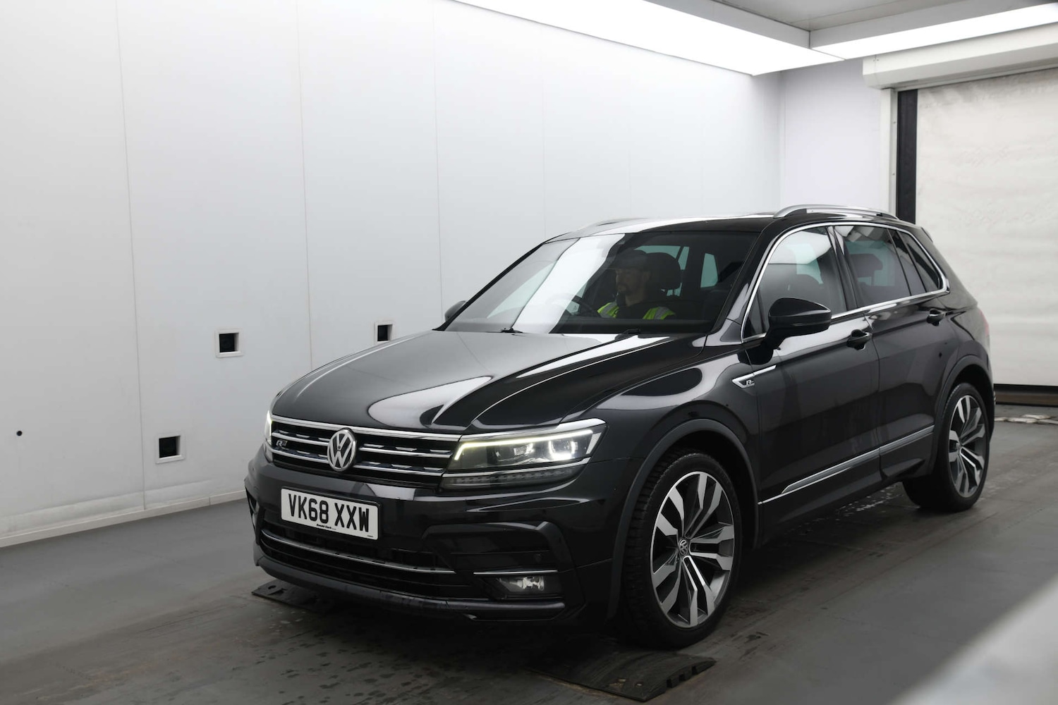 Used Volkswagen Tiguan 2018 for sale - 77721659: Photo 3