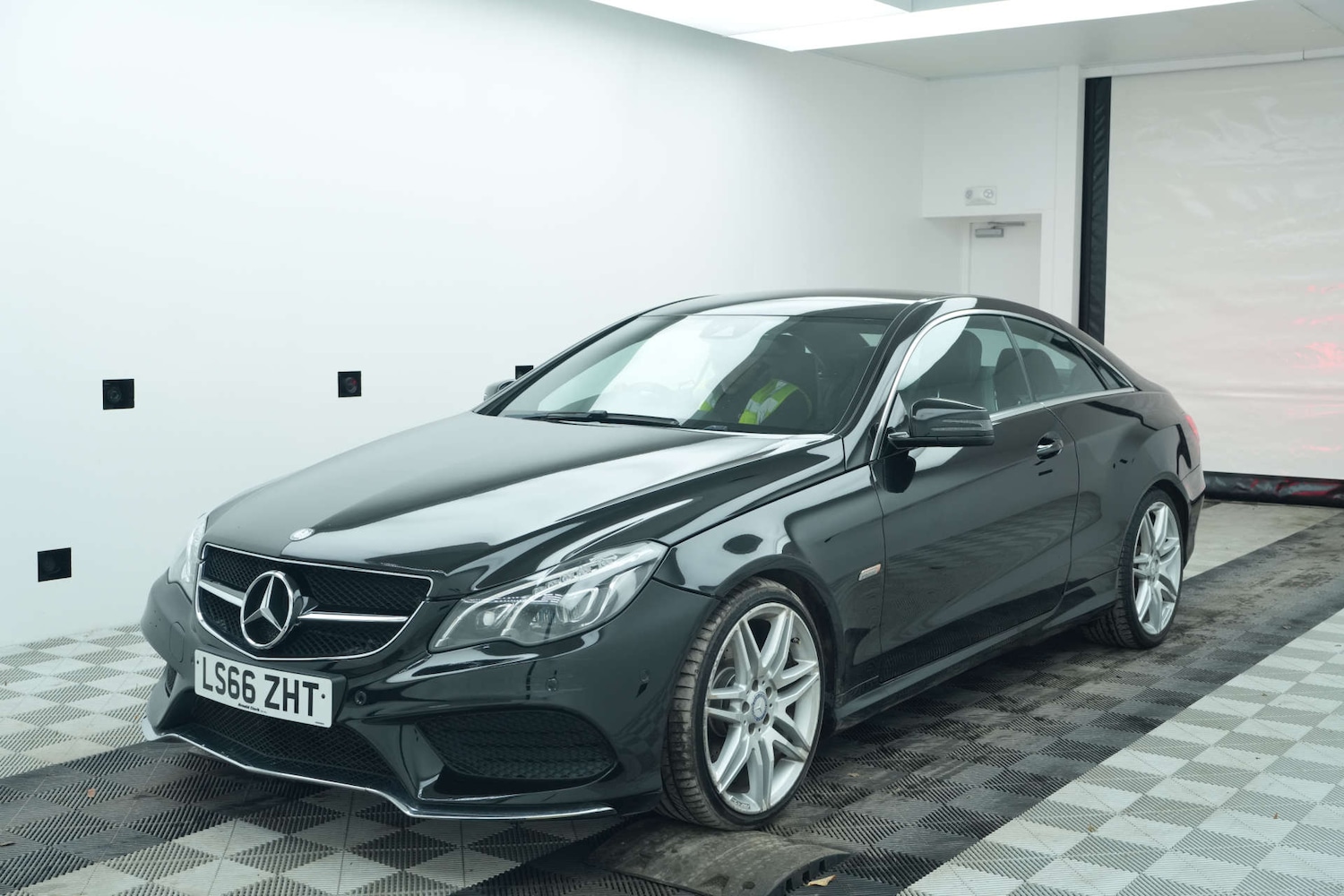 Used Mercedes-Benz E Class 2016 for sale - 77163694: Photo 3