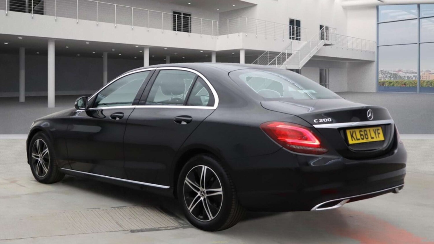 Used Mercedes-Benz C Class 2019 for sale - 76352653: Photo 4