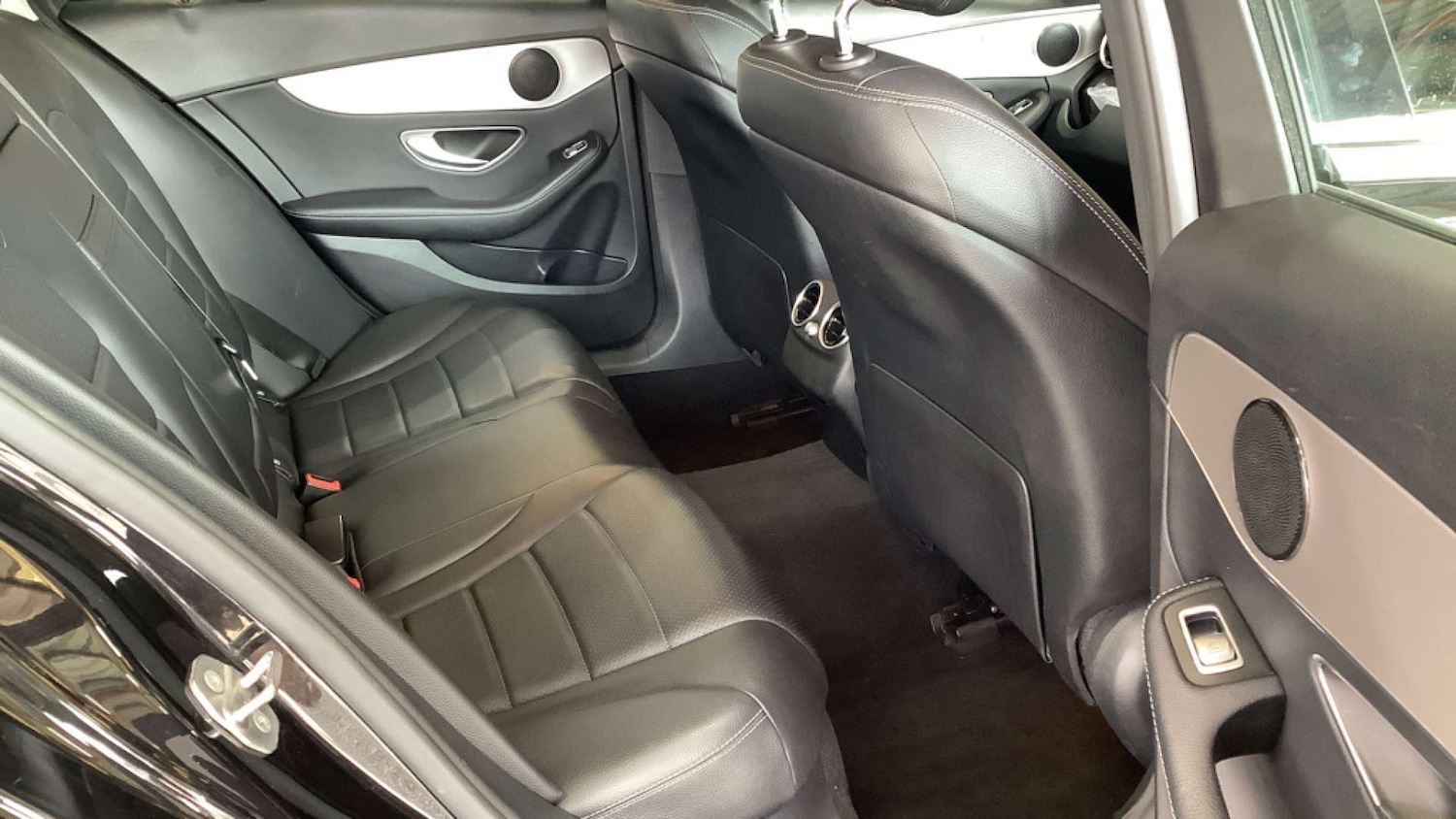 Used Mercedes-Benz C Class 2019 for sale - 76352653: Photo 9