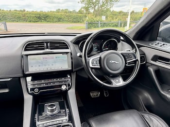 Used Jaguar F-Pace 2019 for sale - 78640791: Photo