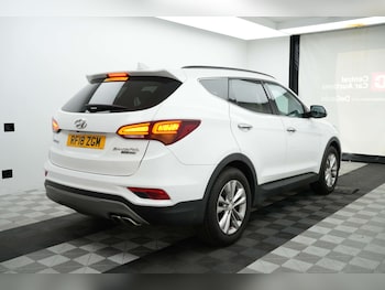 Used Hyundai Santa Fe 2018 for sale - 76080222: Photo 4