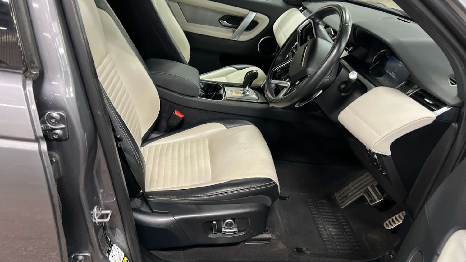 Used Land Rover Discovery Sport 2021 for sale - 77236273: Photo 9