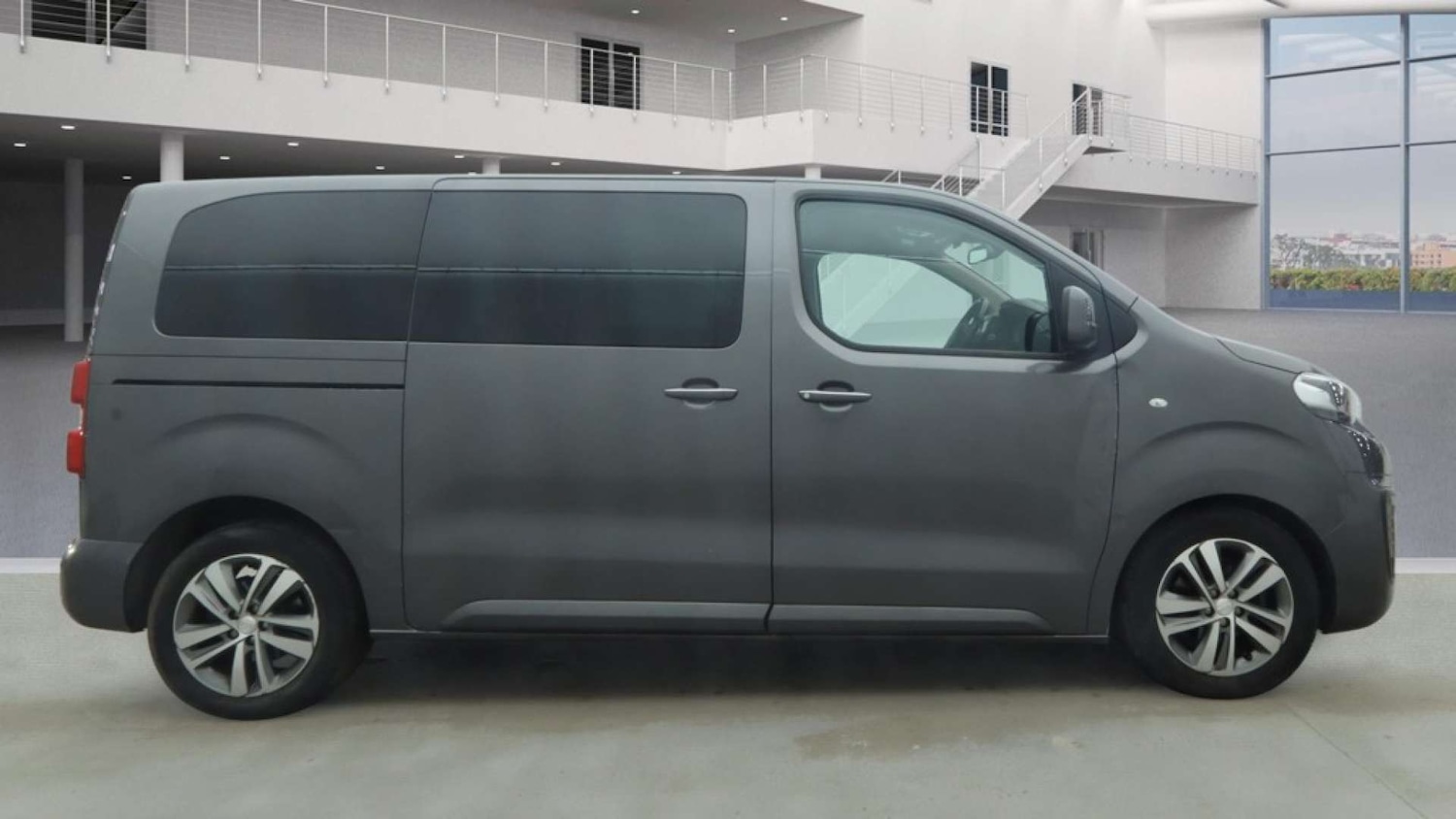 Used Peugeot Traveller 2018 for sale - 77880398: Photo 6