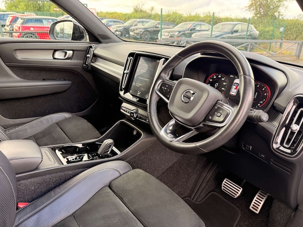 Used Volvo XC40 2020 for sale - 75777892: Photo 2