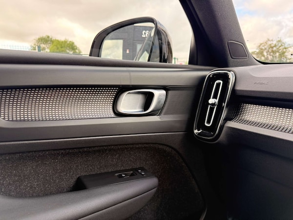 Used Volvo XC40 2020 for sale - 75777892: Photo 31