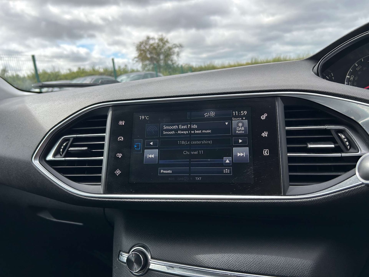 Used Peugeot 308 2016 for sale - 75947240: Photo 11