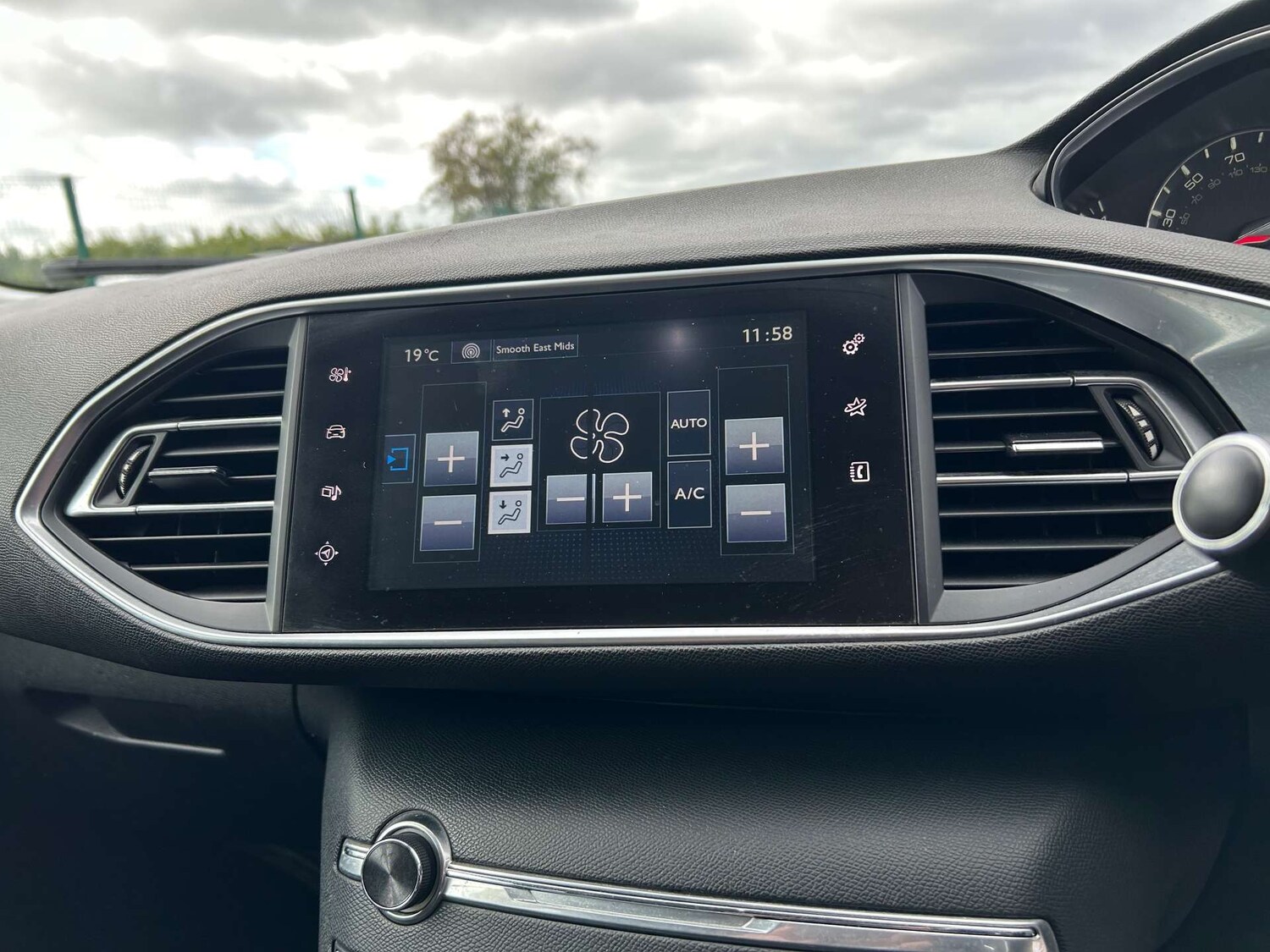 Used Peugeot 308 2016 for sale - 75947240: Photo 22