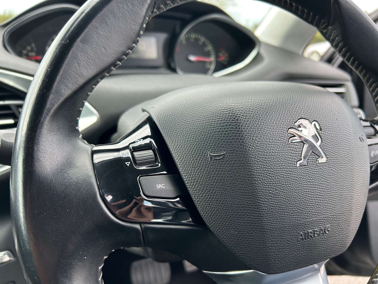 Used Peugeot 308 2016 for sale - 75947240: Photo 25