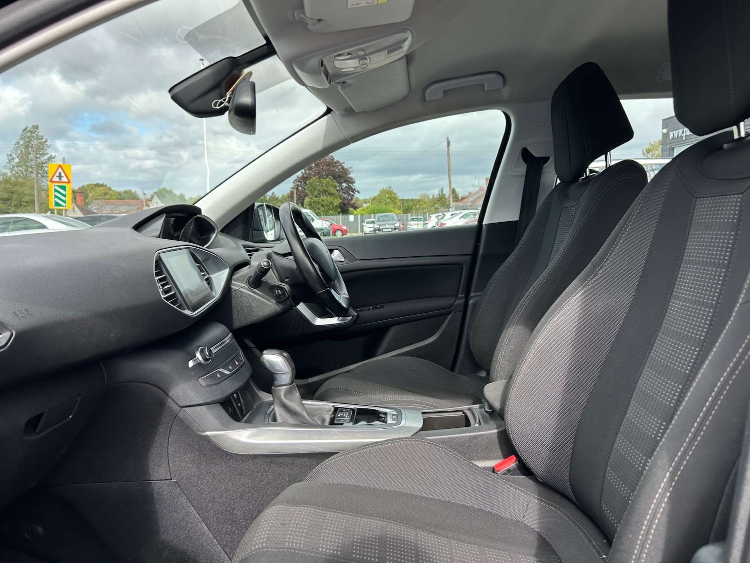 Used Peugeot 308 2016 for sale - 75947240: Photo 26