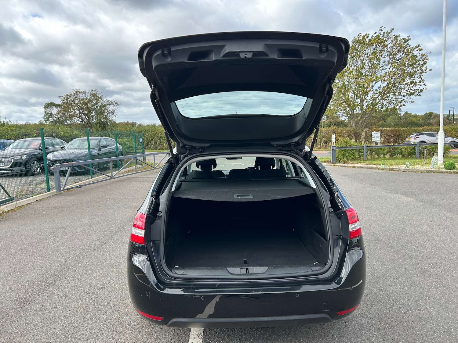 Used Peugeot 308 2016 for sale - 75947240: Photo 32