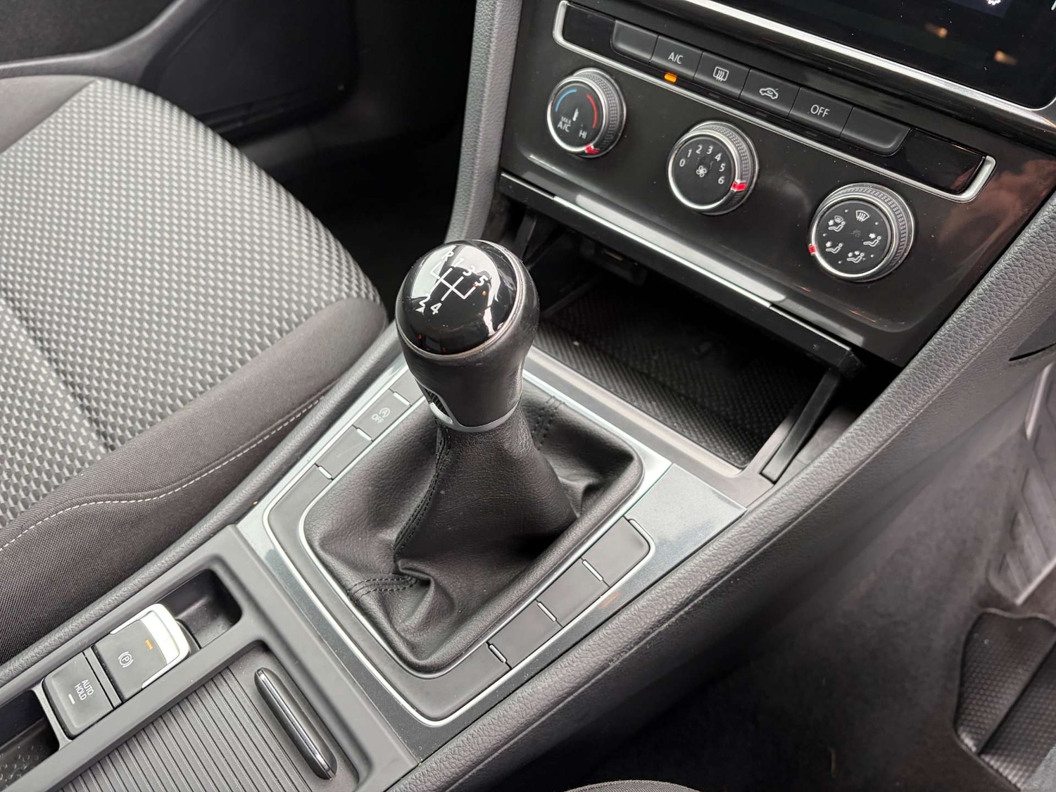 Used Volkswagen Golf 2018 for sale - 77394918: Photo 47