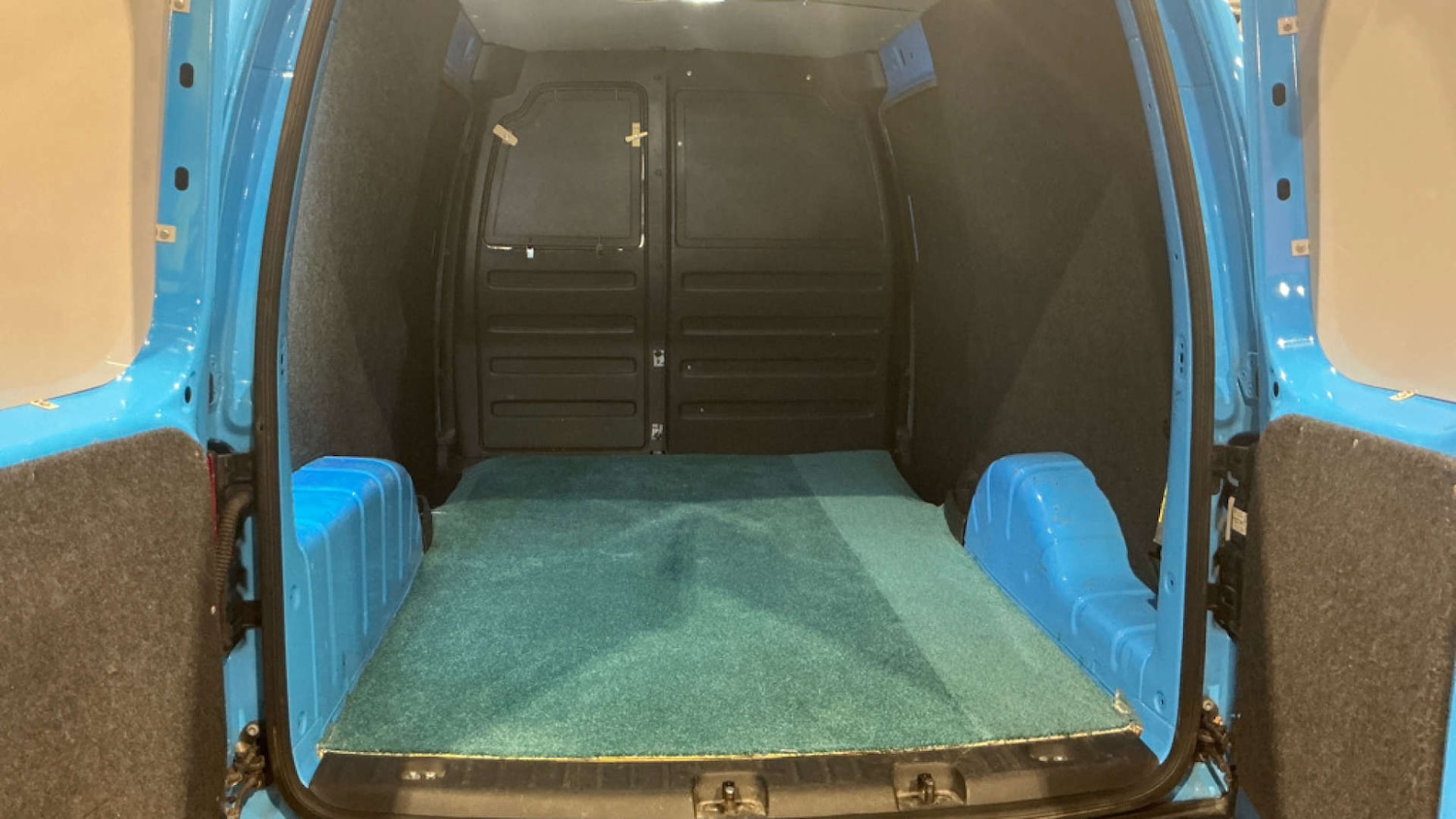 Used Volkswagen Caddy Maxi 2015 for sale - 77880400: Photo 8